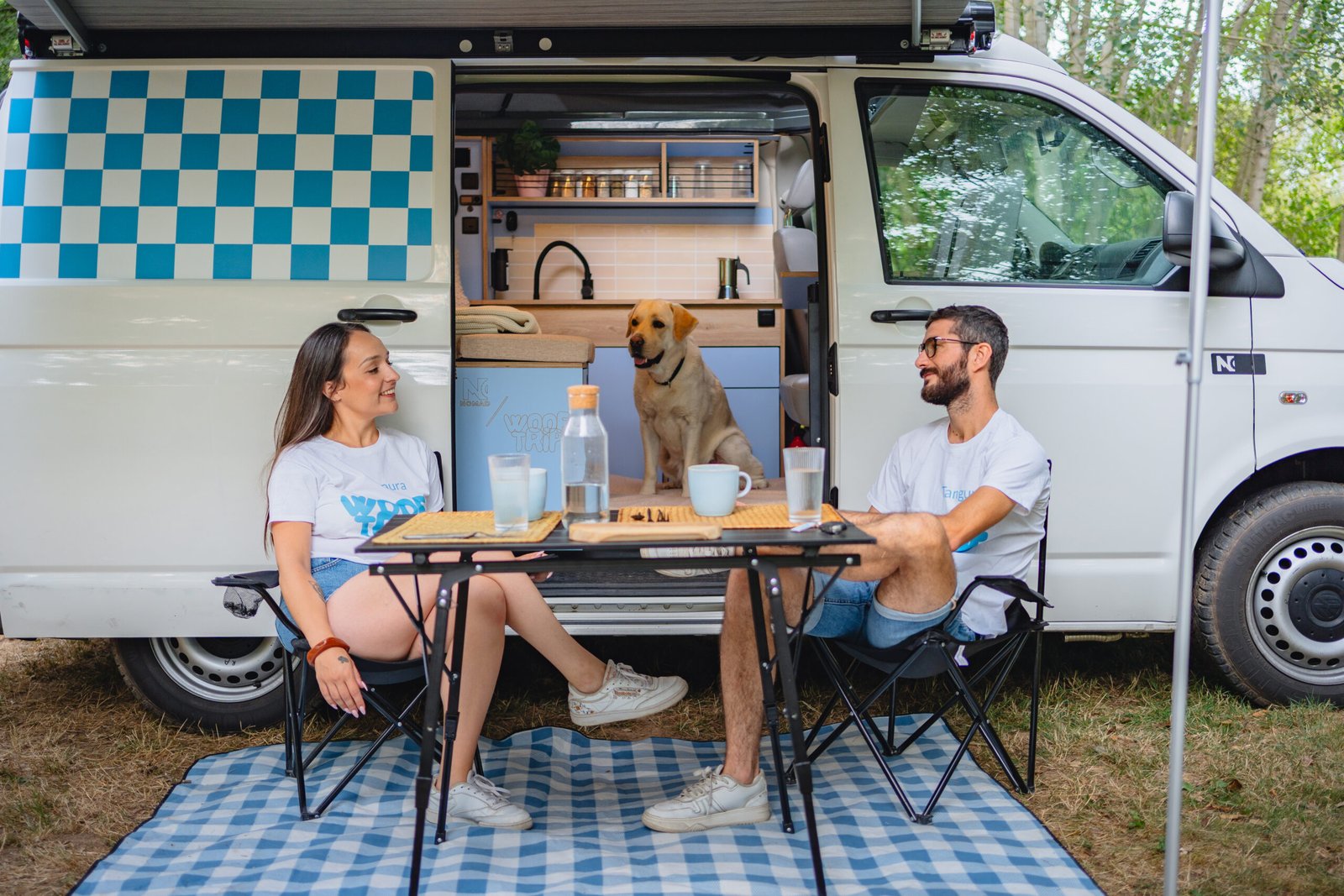 Laura, Tanguy et Baloo, la team WoofTrip